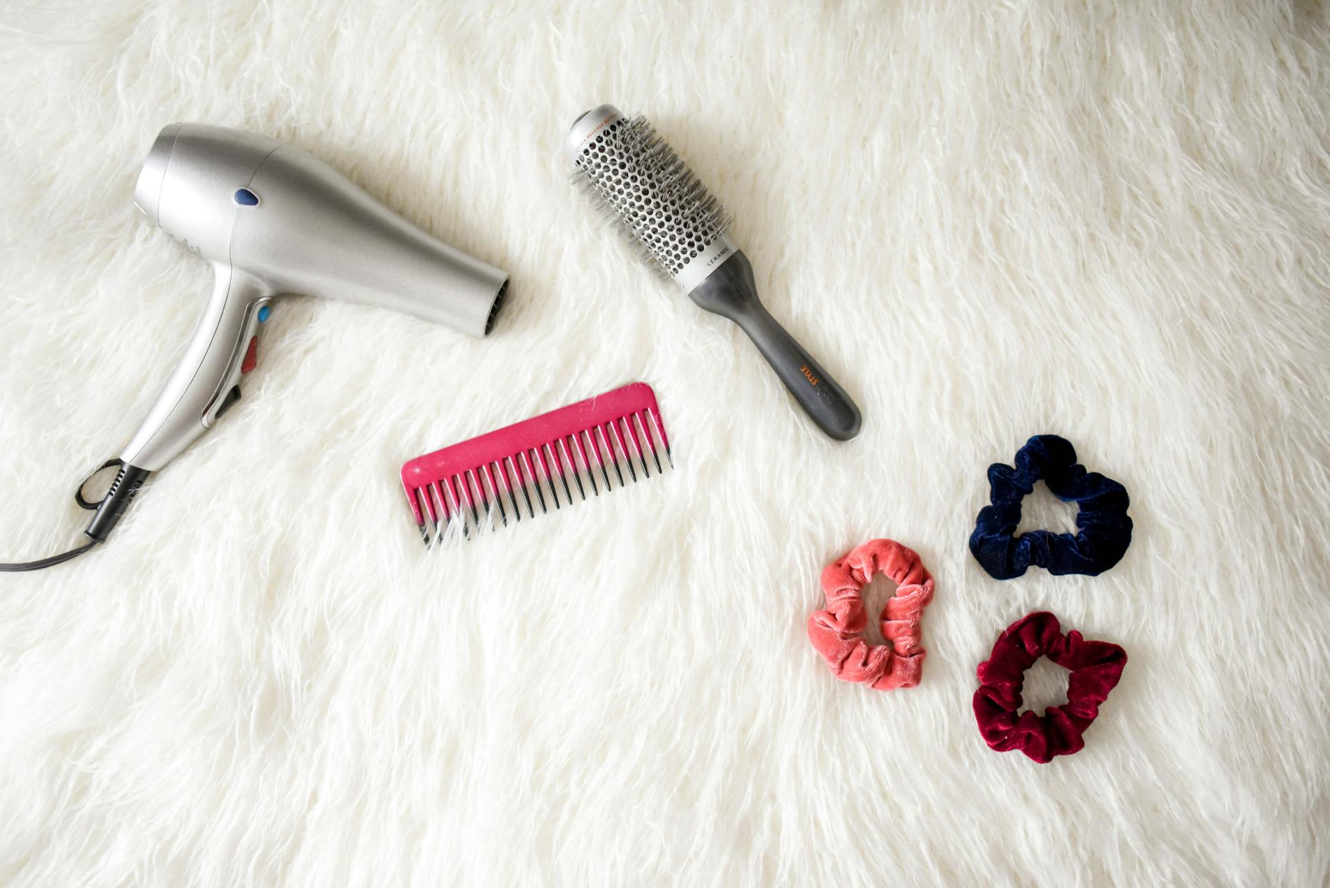 Outils de coiffure | Source : Pexels