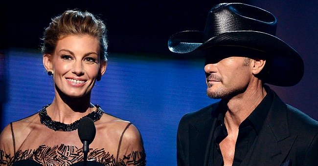 Faith Hill et Tim McGraw sur scène lors de la 55e cérémonie des Grammy Awards, en 2013, à Los Angeles. | Photo : Getty Images