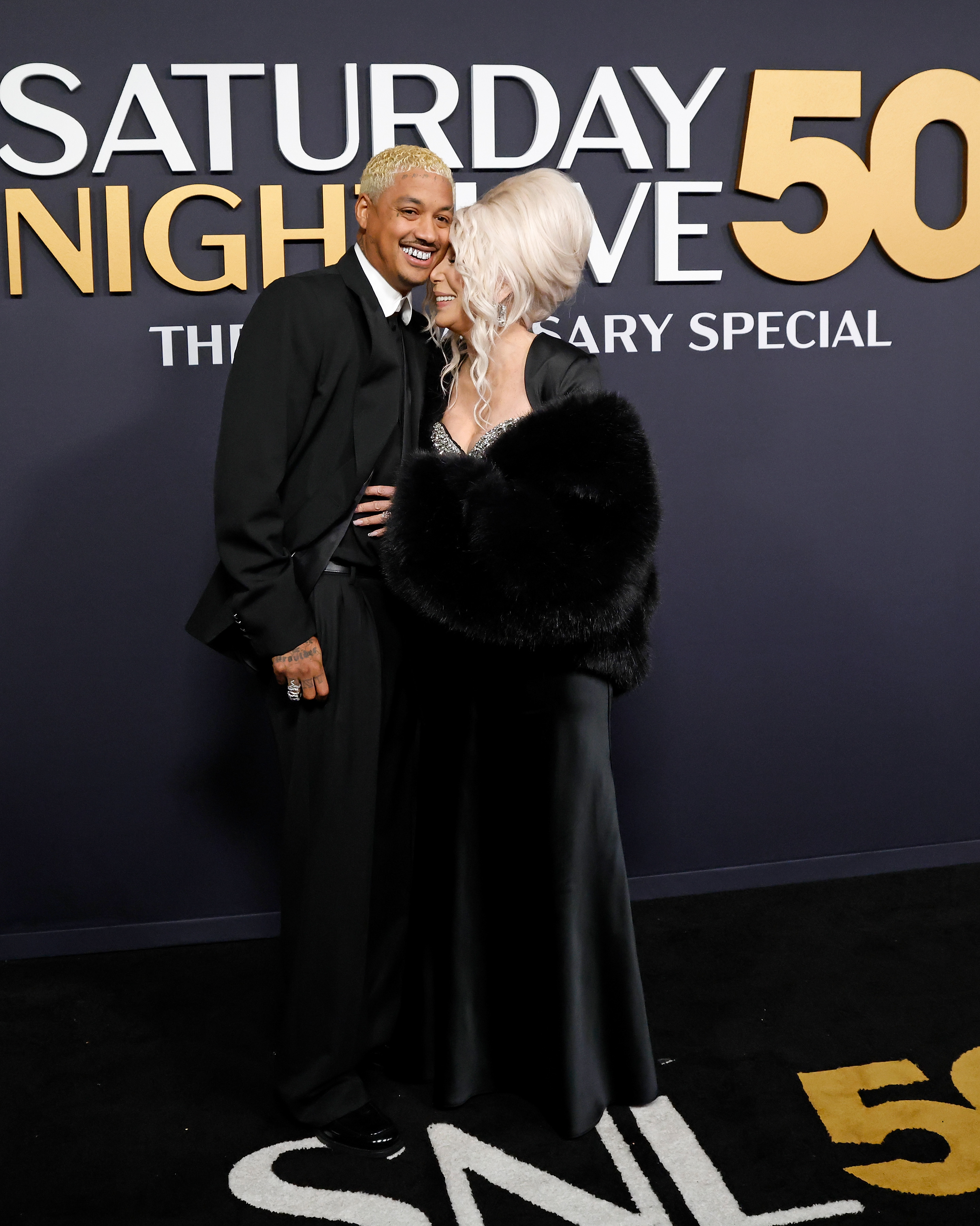 Alexander Edwards et Cher assiste au "SNL50 : The Anniversary Special" au 30 Rockefeller Center à New York City, le 16 février 2025 | Source : Getty Images