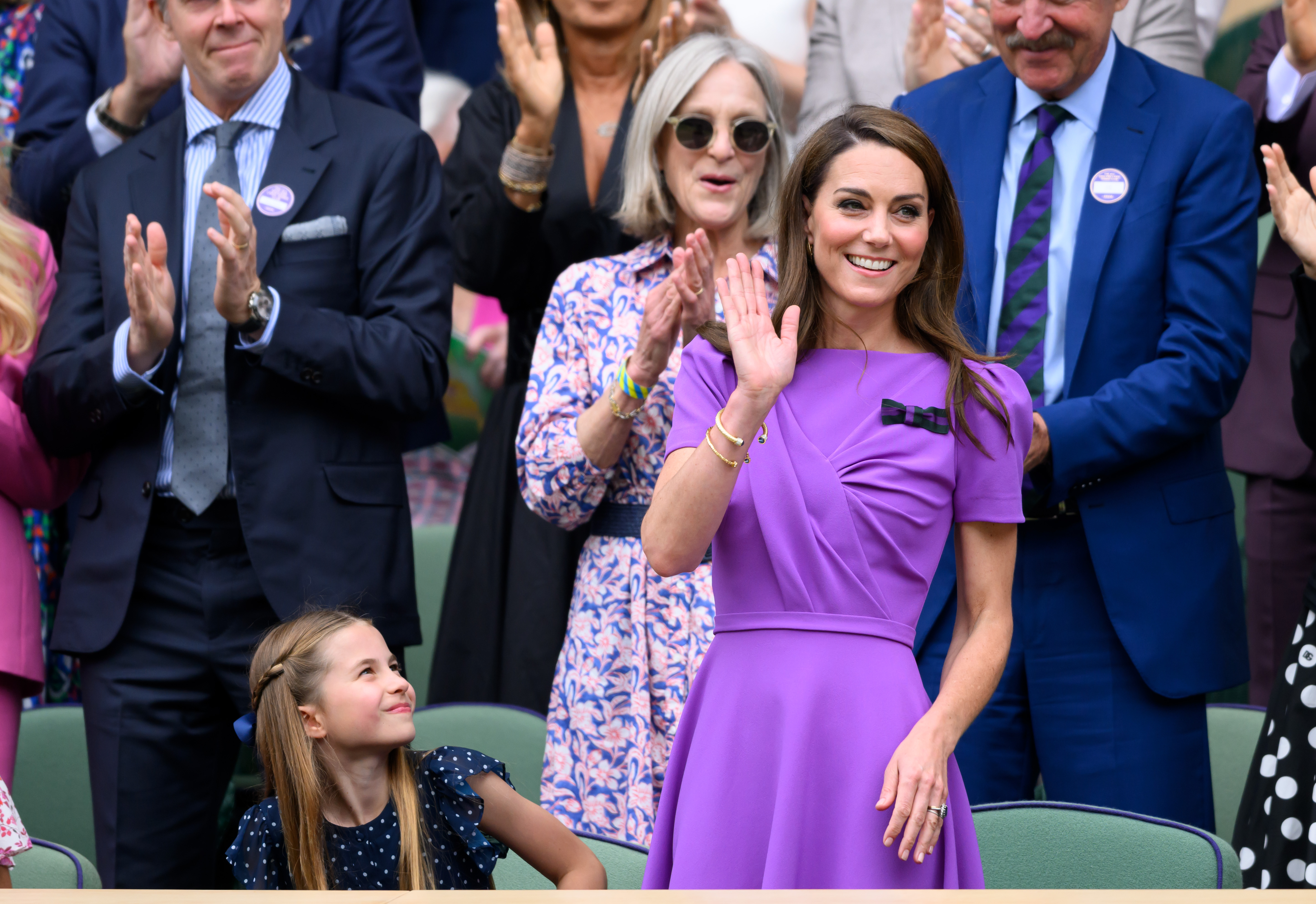 La princesse Charlotte et Kate Middleton au bord du court central lors des championnats de tennis de Wimbledon, le 14 juillet 2024, à Londres, en Angleterre. | Source : Getty Images