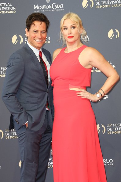Loan Gruffudd et Alice Evans assistent à la cérémonie d'ouverture du 58e Festival de Télévision de Monte Carlo le 15 juin 2018 à Monte-Carlo, Monaco. | Photo : Getty Images.