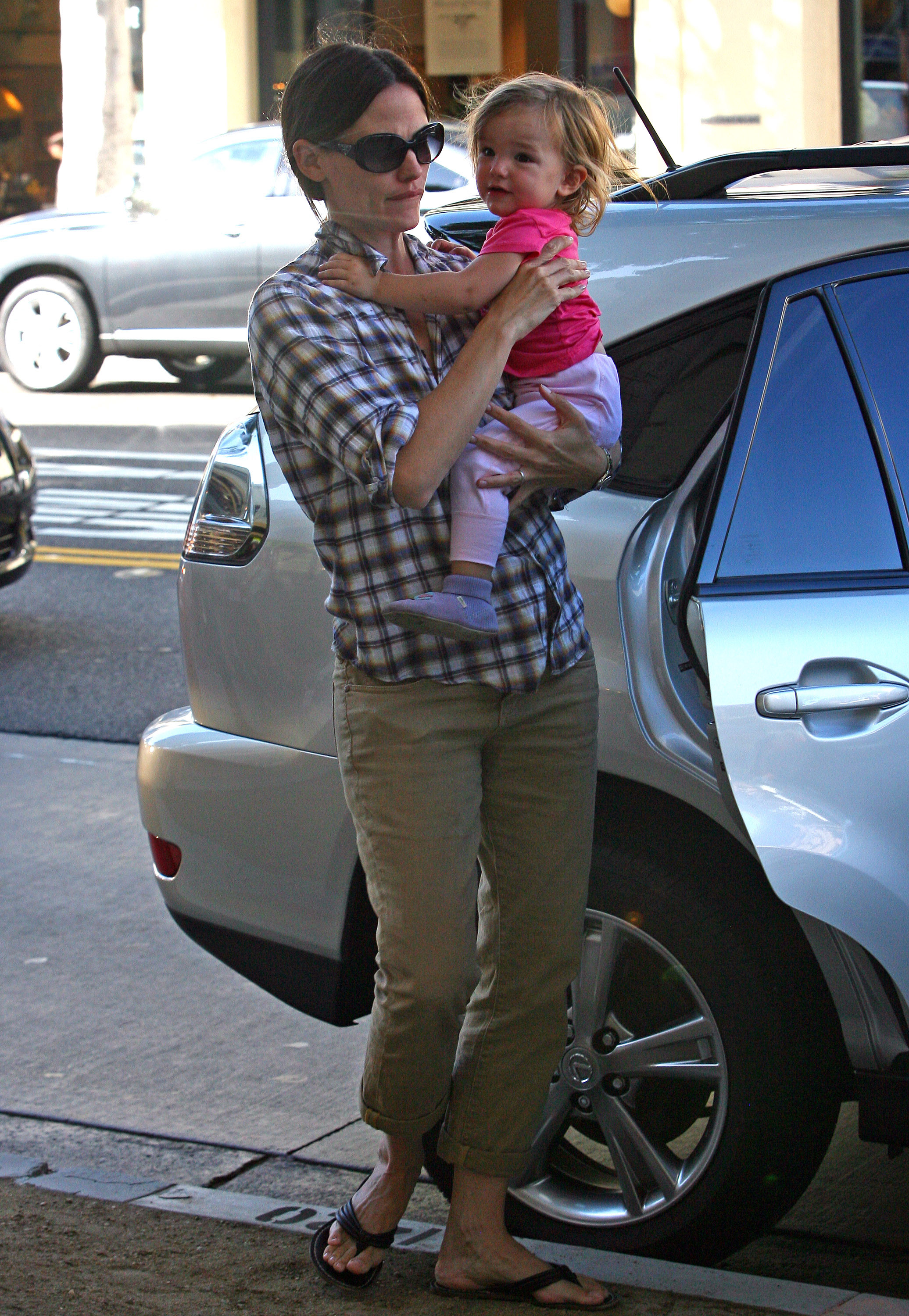 Jennifer Gardner et Seraphina Affleck le 29 juillet 2010 à Los Angeles, Californie. | Source : Getty Images