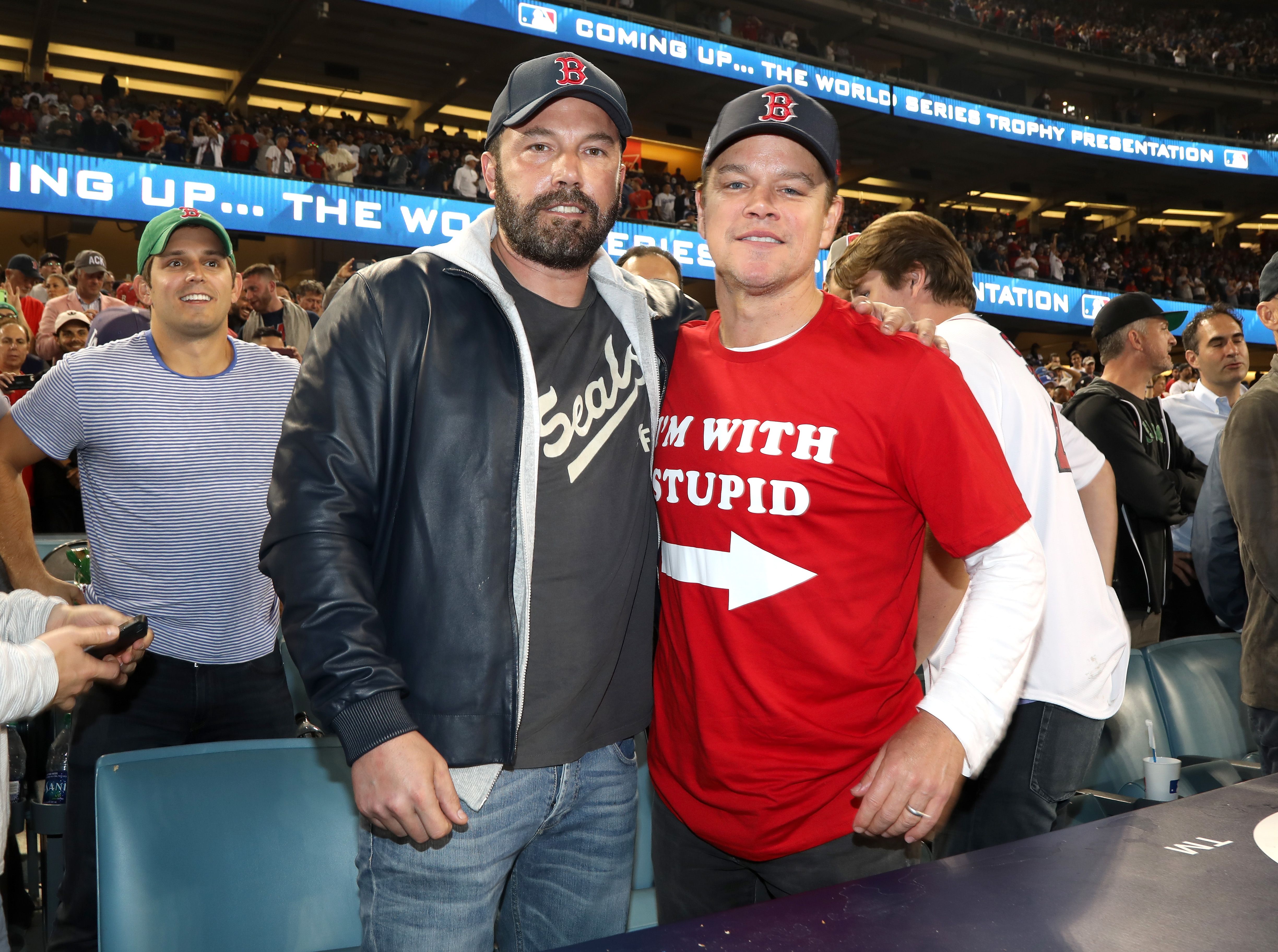 Ben Affleck et Matt Damon au Dodger Stadium le 28 octobre 2018, à Los Angeles, en Californie | Source : Getty Images