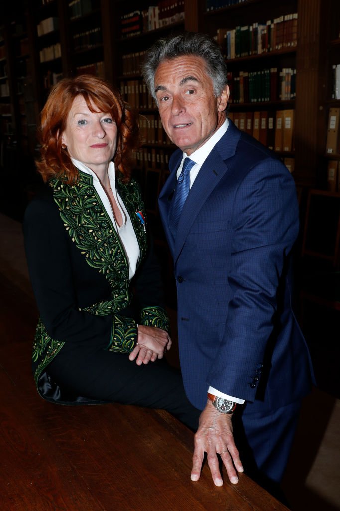 Gérard Holtz et son épouse Muriel Mayette-Holtz. | Photo : Getty Images