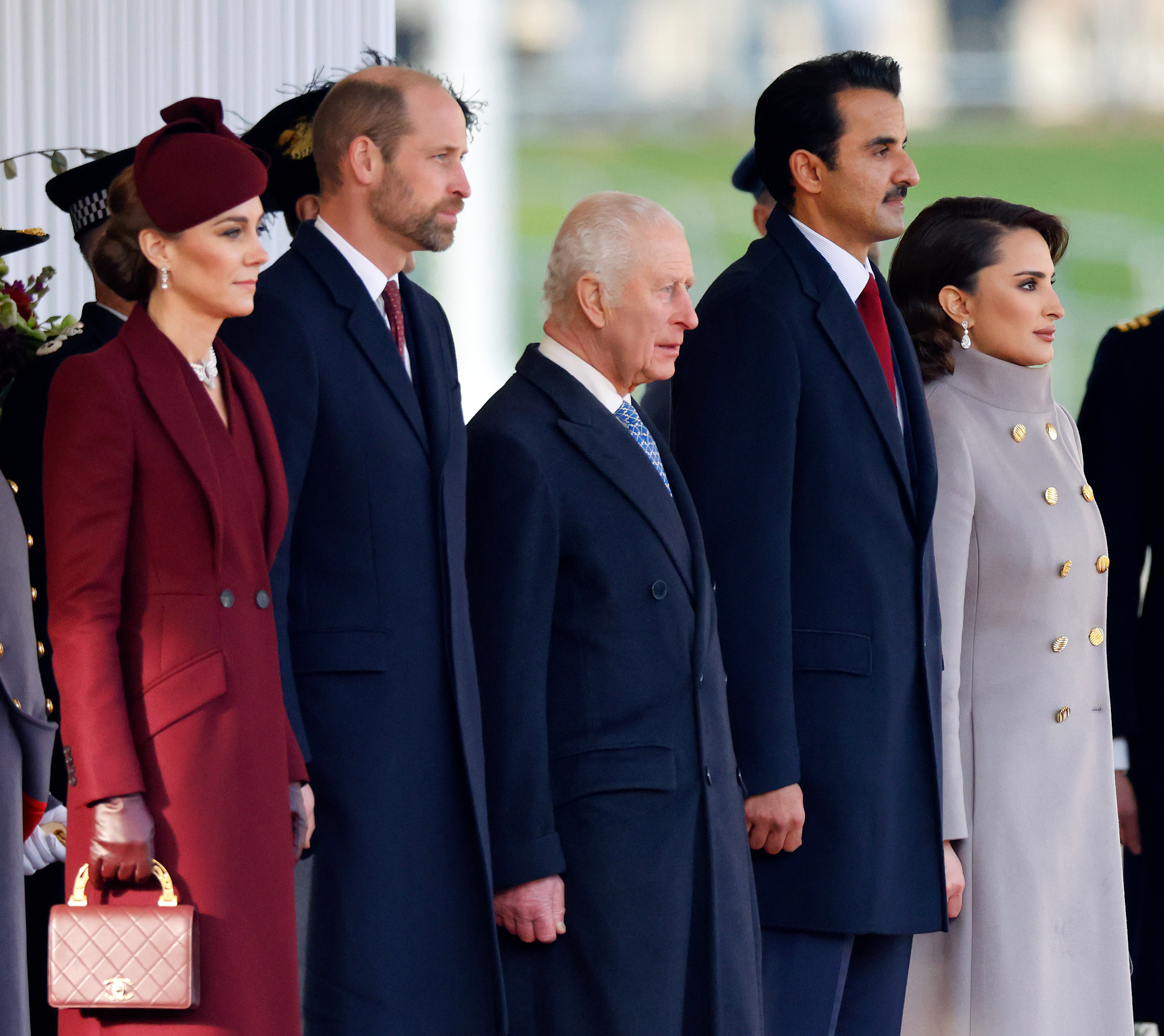 La princesse Catherine, le prince William, le roi Charles III et les membres de la famille royale qatarie assistent au défilé des Horse Guards, le 3 décembre 2024, à Londres, en Angleterre. | Source : Getty Images